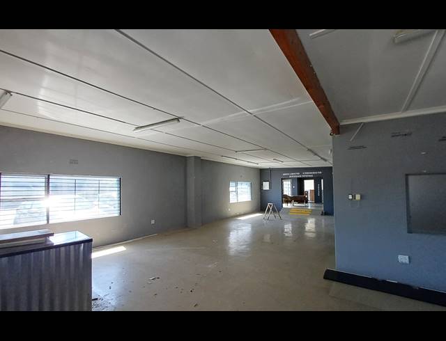 245M² BUSINESS CENTRE FOR SALE IN KLEINMOND CENTRAL